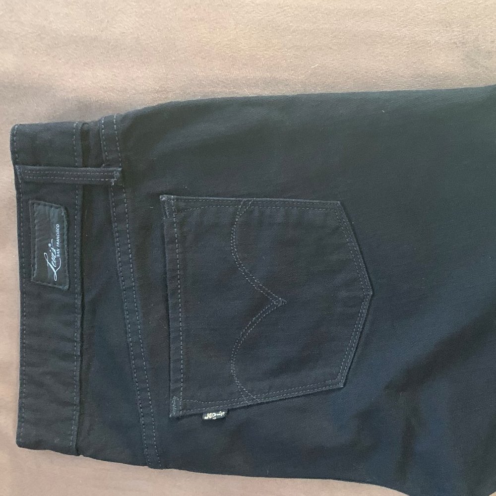 Black Levi's Jeans
